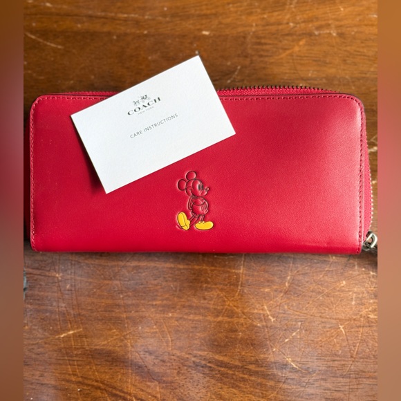 NWOT Coach x Disney Mickey Zip Around Wallet - Picture 3 of 4
